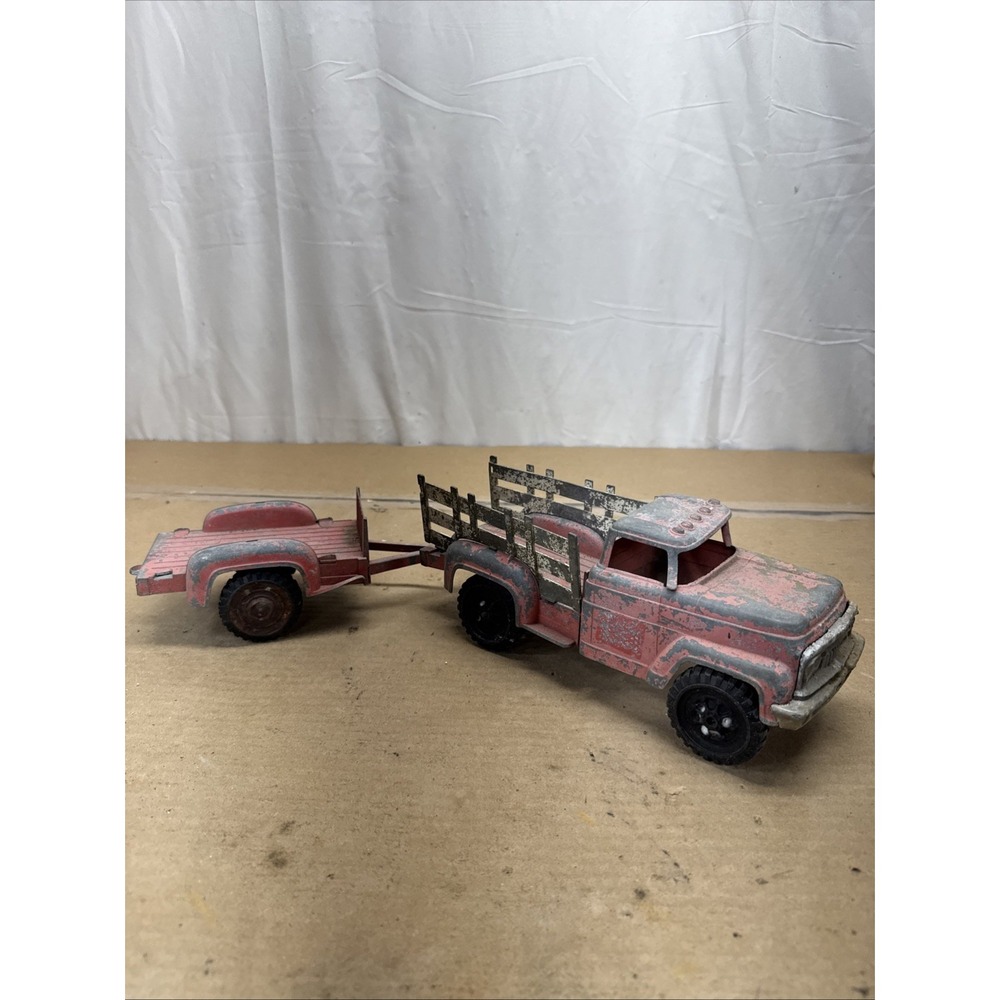 1960's HUBLEY MIGHTY METAL STAKE FARM TRUCK And TRAILER 800 GMC